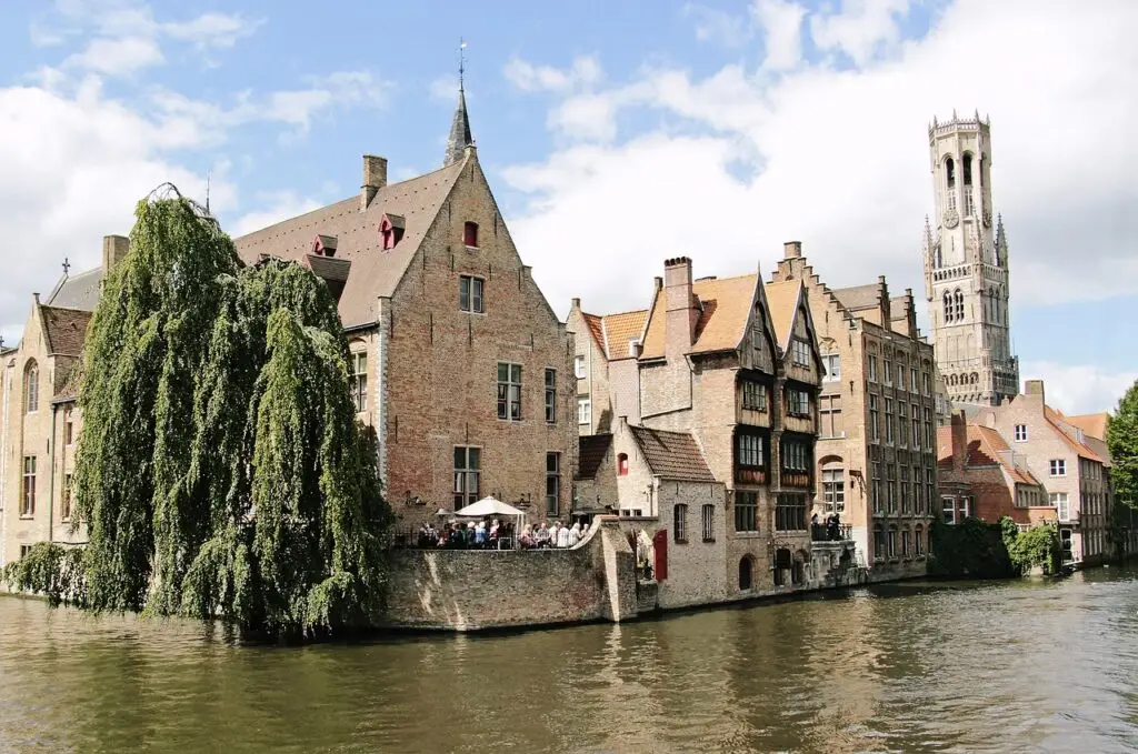 BRUGES tours and travels